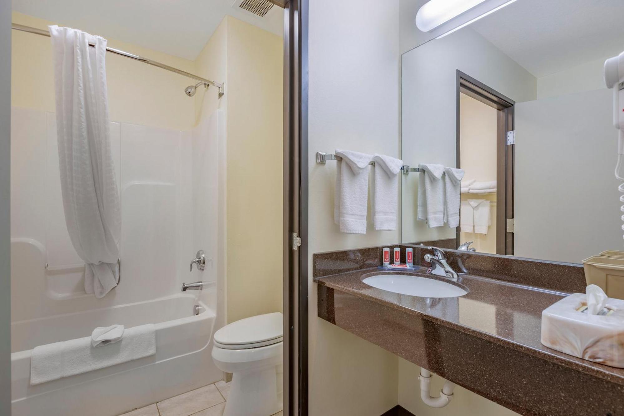 Econo Lodge Inn & Suites Fairgrounds Des Moines Ngoại thất bức ảnh